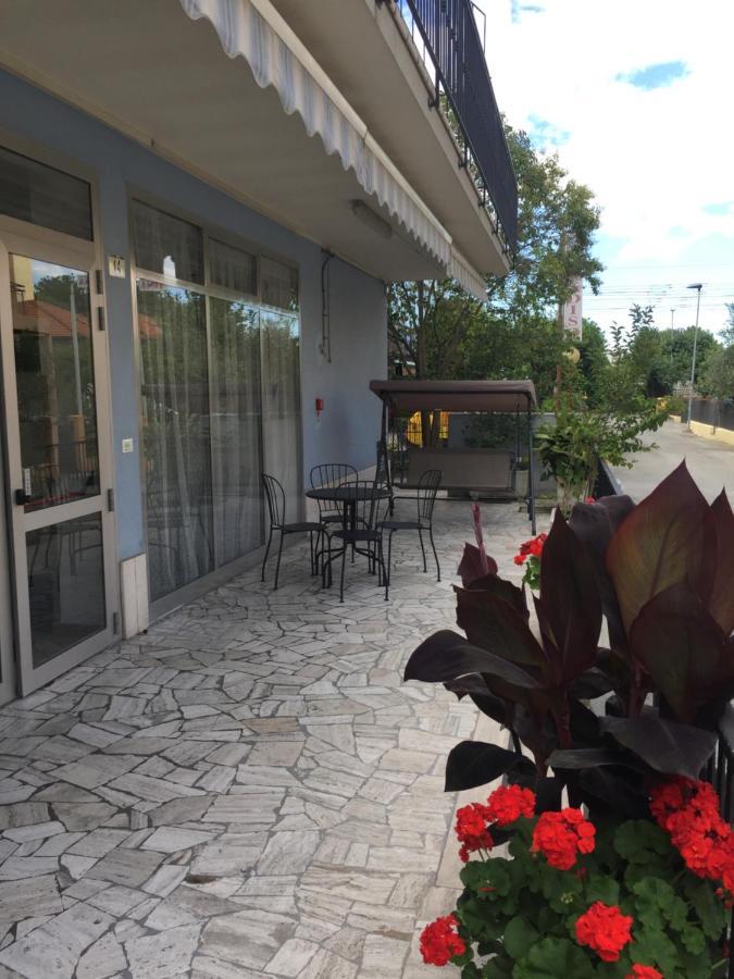 Hotel Blue Sky Rimini Exterior photo