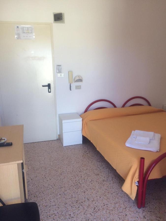 Hotel Blue Sky Rimini Exterior photo
