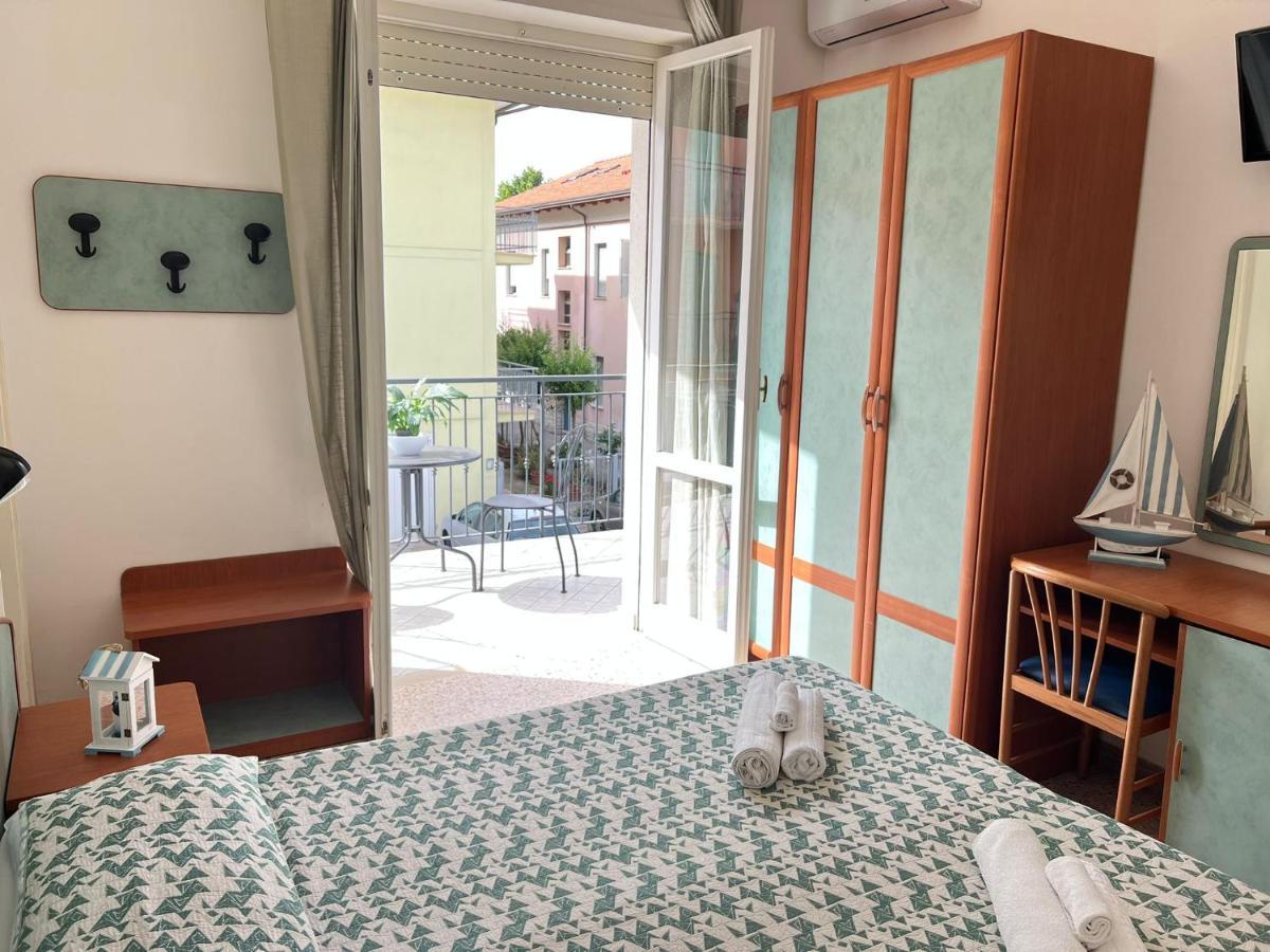 Hotel Blue Sky Rimini Exterior photo