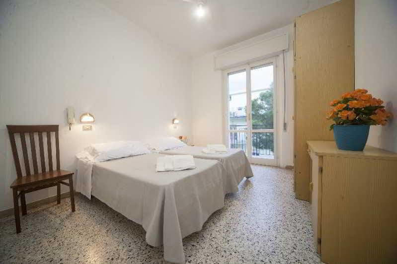 Hotel Blue Sky Rimini Exterior photo